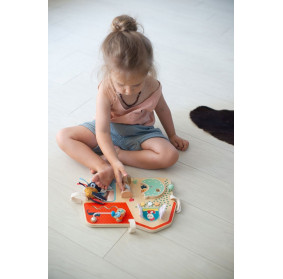 LILLIPUTIENS Drewniana tablica manipulacyjna Farma 9 m+