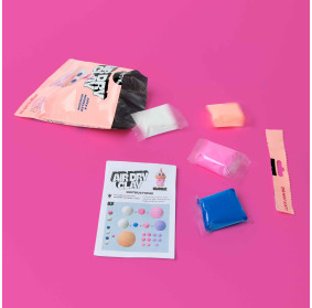 AIR CLAY – ZESTAW KREATYWNY Z MASĄ SAMOUTWARDZALNĄ – BUBBLE OMY