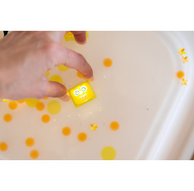 Glo Pals, Kostki sensoryczne świecące w wodzie Alex - zabawka kąpielowa, kolor żółty
